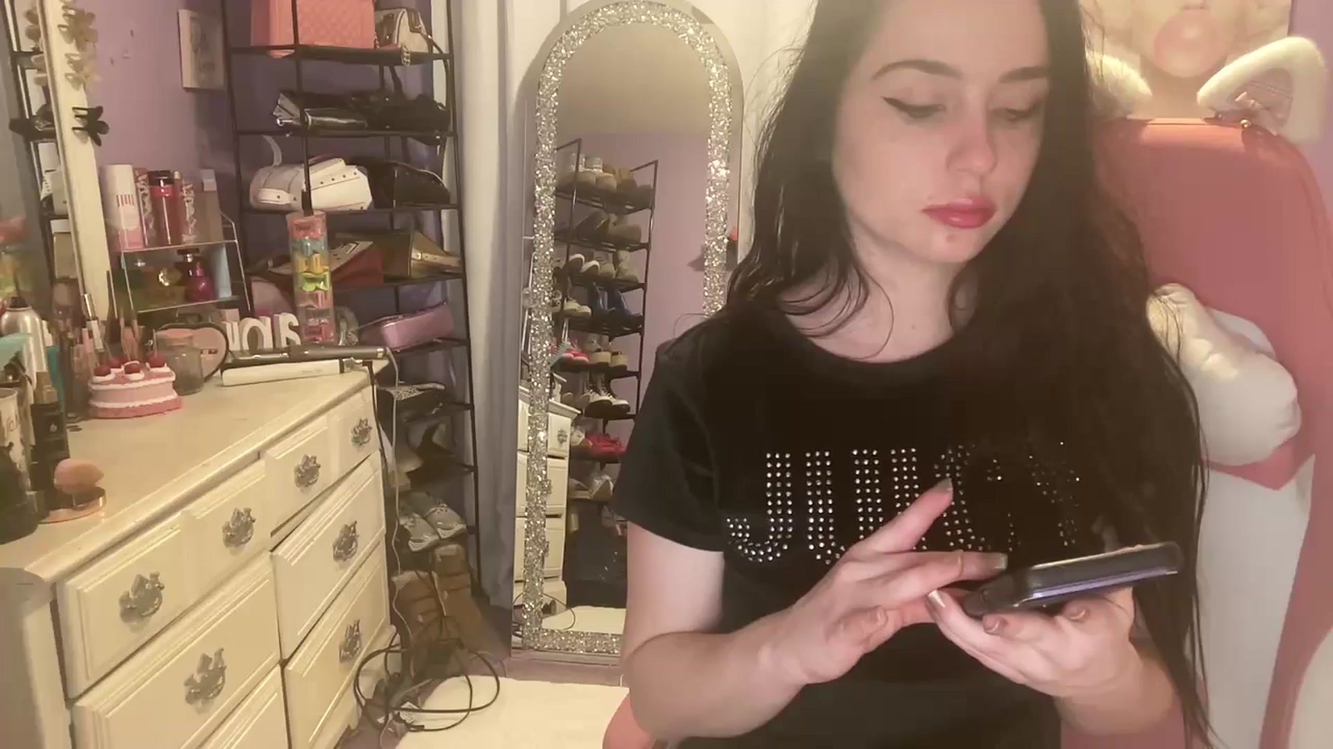 Gallery image thumbnail from Angel_baby124's myfreecams stream on, 10/29/2024, 15:00 image 19 of 20