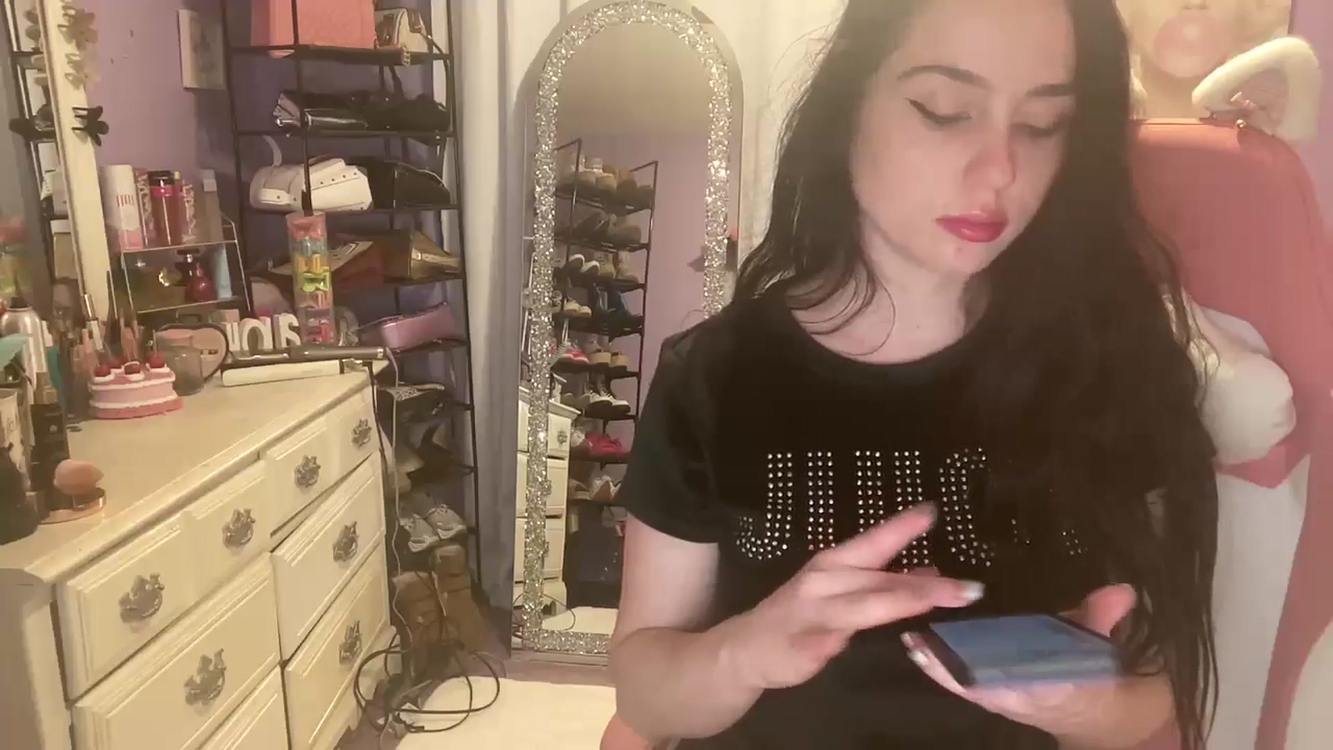 Gallery image thumbnail from Angel_baby124's myfreecams stream on, 10/29/2024, 15:00 image 20 of 20