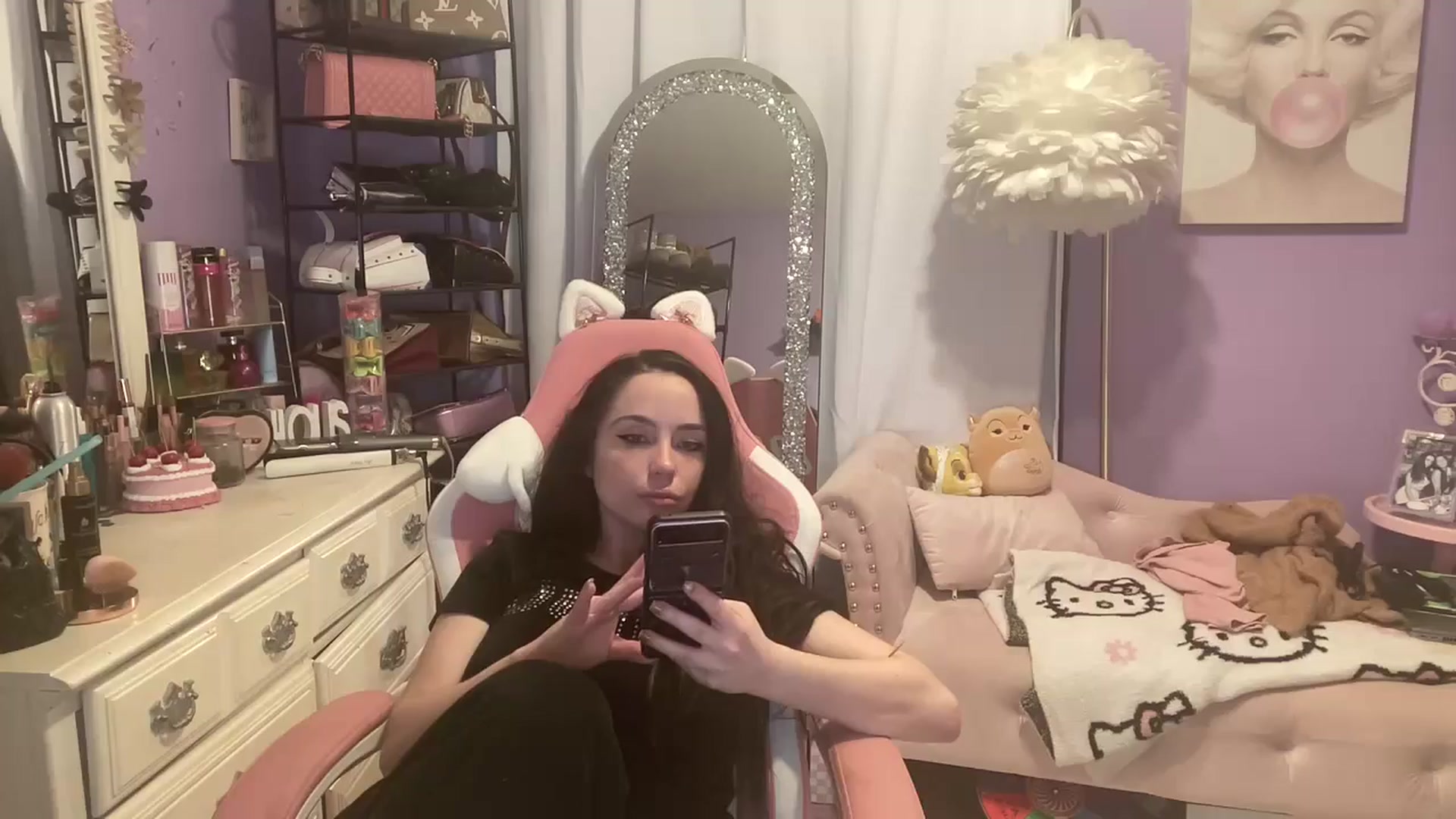 Gallery image thumbnail from Angel_baby124's myfreecams stream on, 10/29/2024, 15:00 image 1 of 20