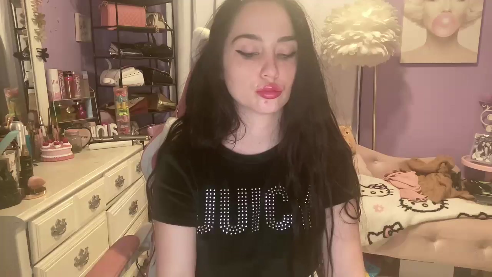 Gallery image thumbnail from Angel_baby124's myfreecams stream on, 10/29/2024, 15:00 image 11 of 20