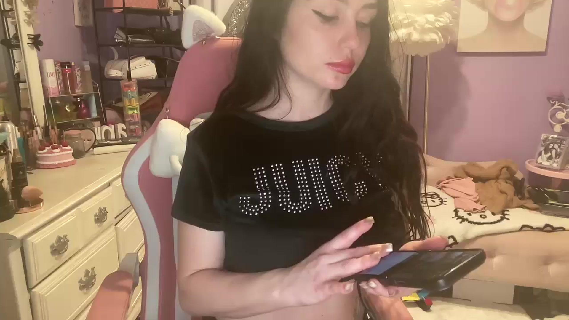 Gallery image thumbnail from Angel_baby124's myfreecams stream on, 10/29/2024, 15:00 image 14 of 20