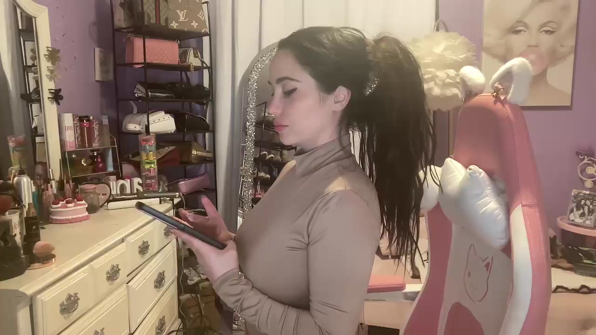 Gallery image thumbnail from Angel_baby124's myfreecams stream on, 10/29/2024, 16:10 image 3 of 20