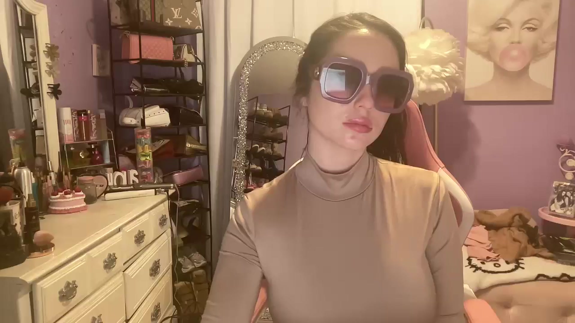 Gallery image thumbnail from Angel_baby124's myfreecams stream on, 10/29/2024, 16:10 image 9 of 20