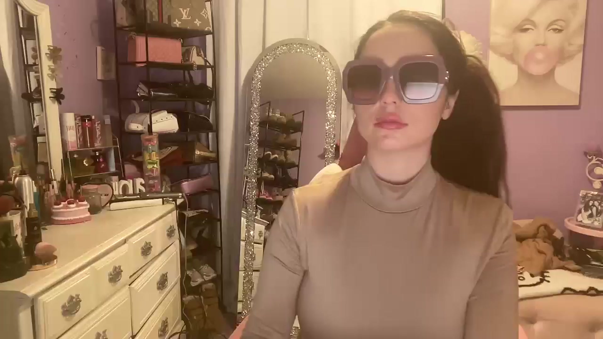 Gallery image thumbnail from Angel_baby124's myfreecams stream on, 10/29/2024, 16:10 image 10 of 20