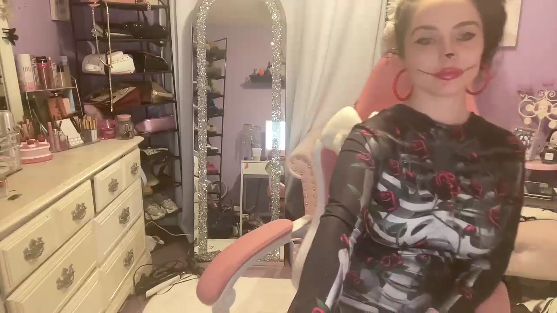 Gallery image thumbnail from Angel_baby124's myfreecams stream on, 10/31/2024, 20:11 image 7 of 20