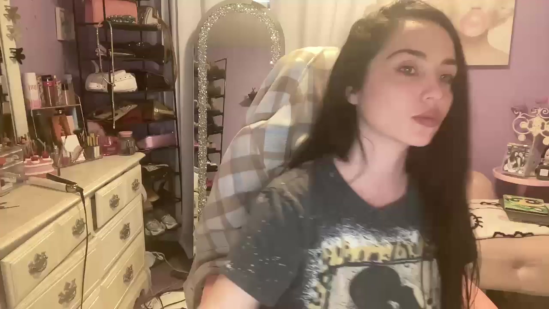 Gallery image thumbnail from Angel_baby124's myfreecams stream on, 11/03/2024, 21:01 image 1 of 20