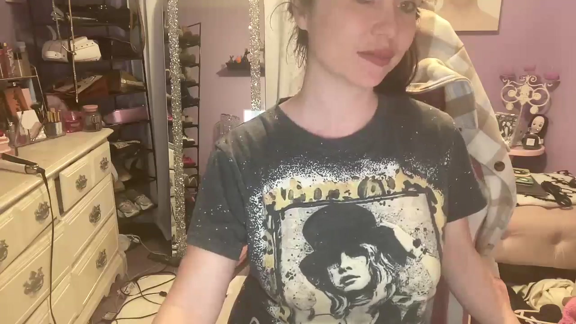 Gallery image thumbnail from Angel_baby124's myfreecams stream on, 11/03/2024, 21:01 image 17 of 20