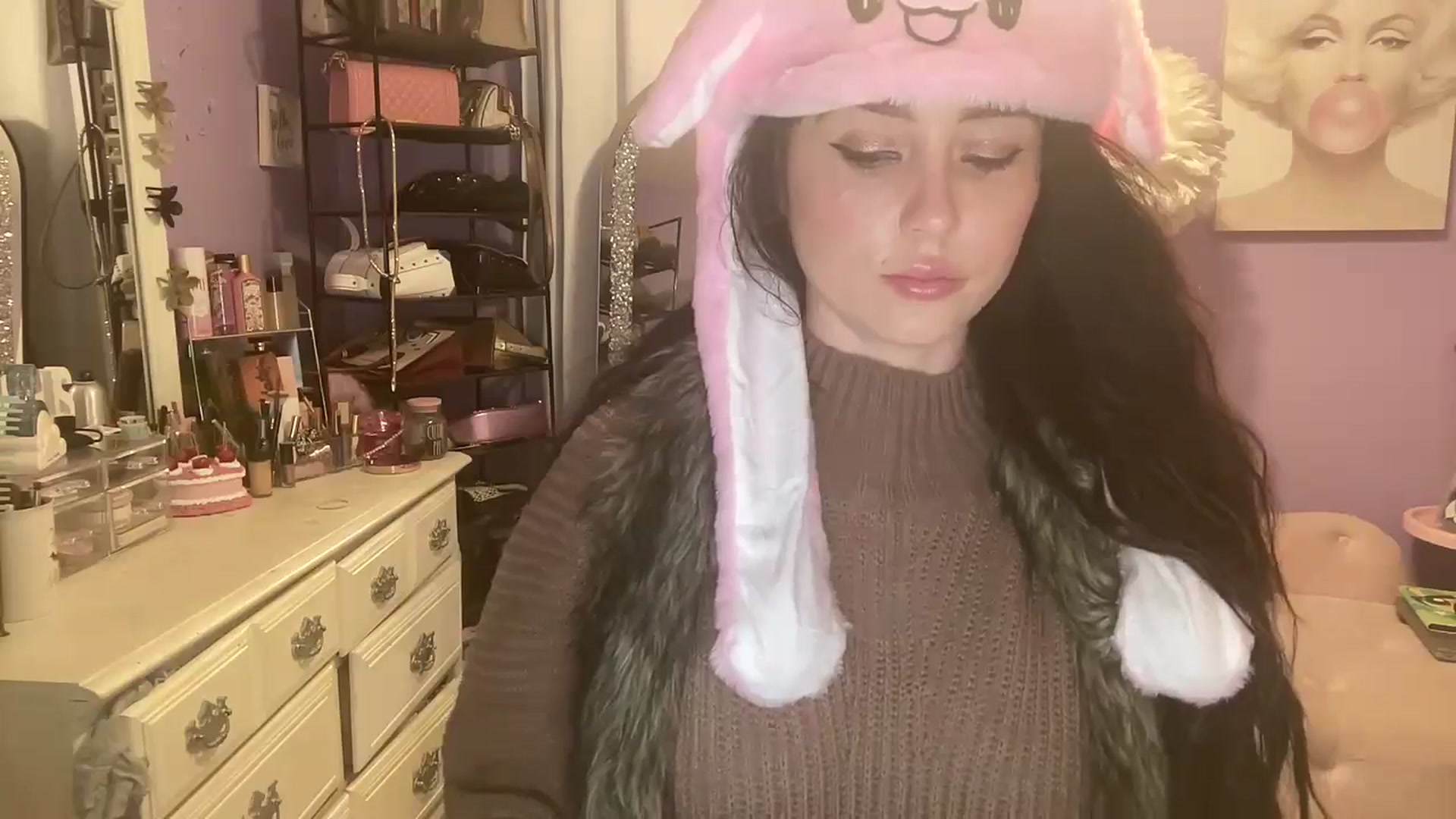 Gallery image thumbnail from Angel_baby124's myfreecams stream on, 11/18/2024, 18:12 image 13 of 20