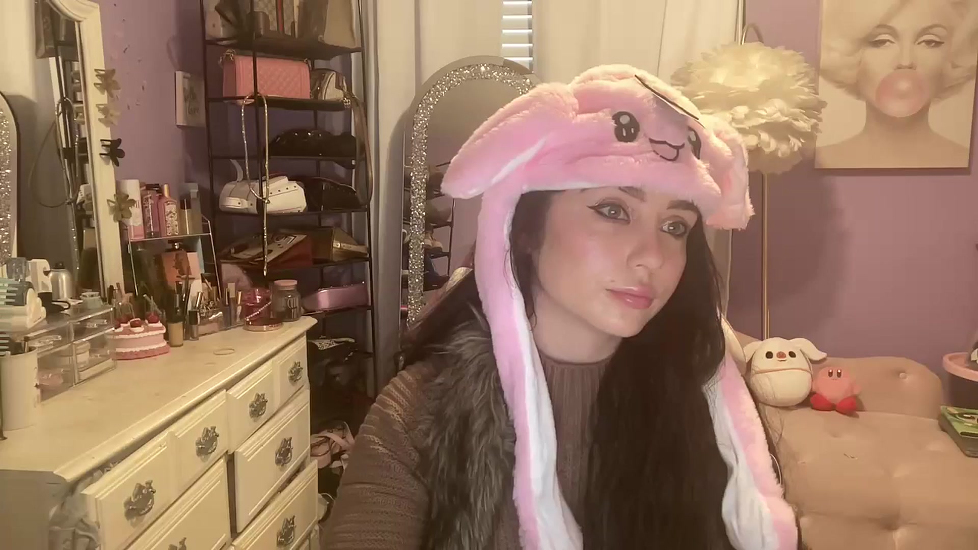 Gallery image thumbnail from Angel_baby124's myfreecams stream on, 11/18/2024, 18:12 image 11 of 20