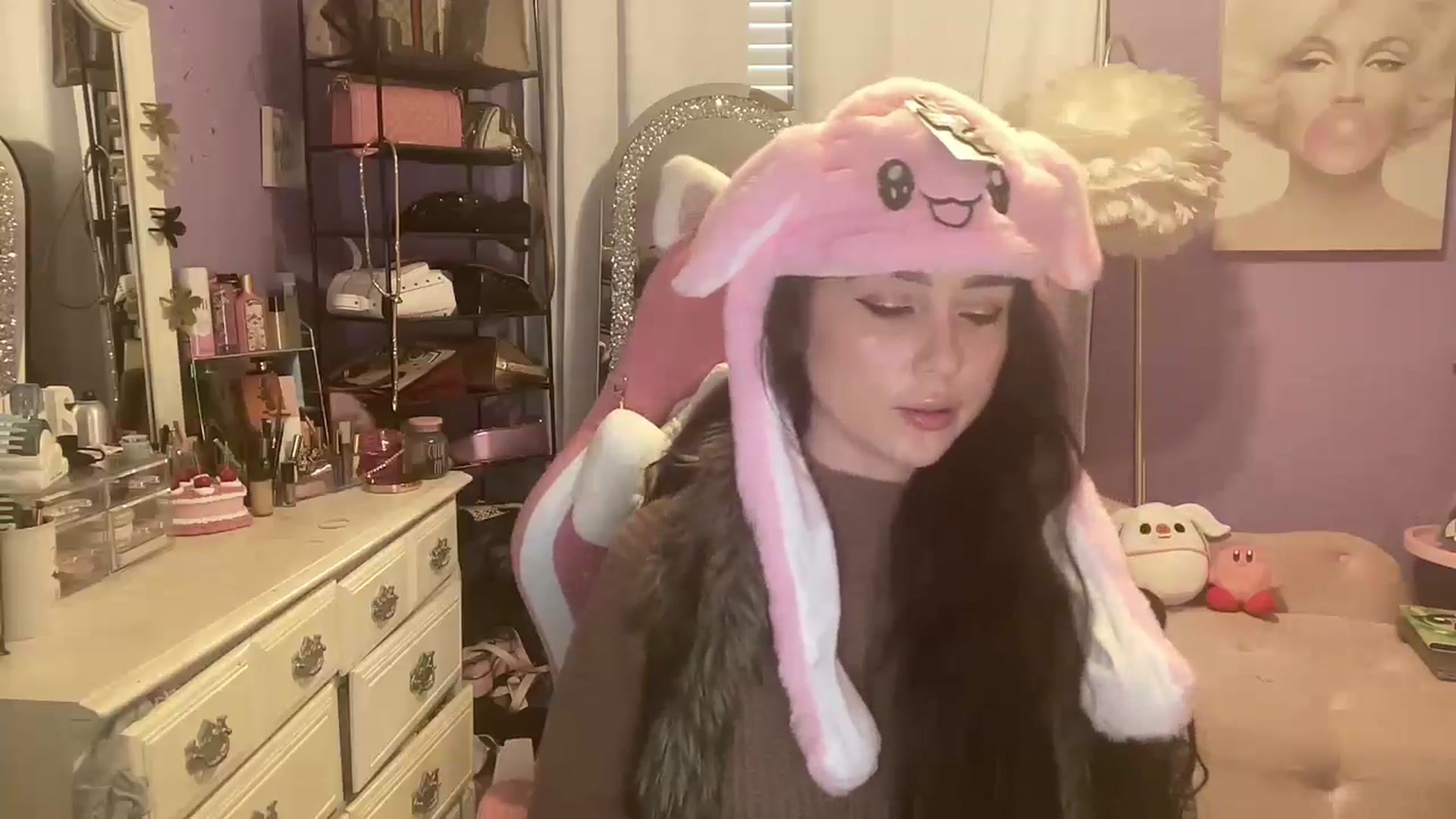 Gallery image thumbnail from Angel_baby124's myfreecams stream on, 11/18/2024, 18:12 image 10 of 20