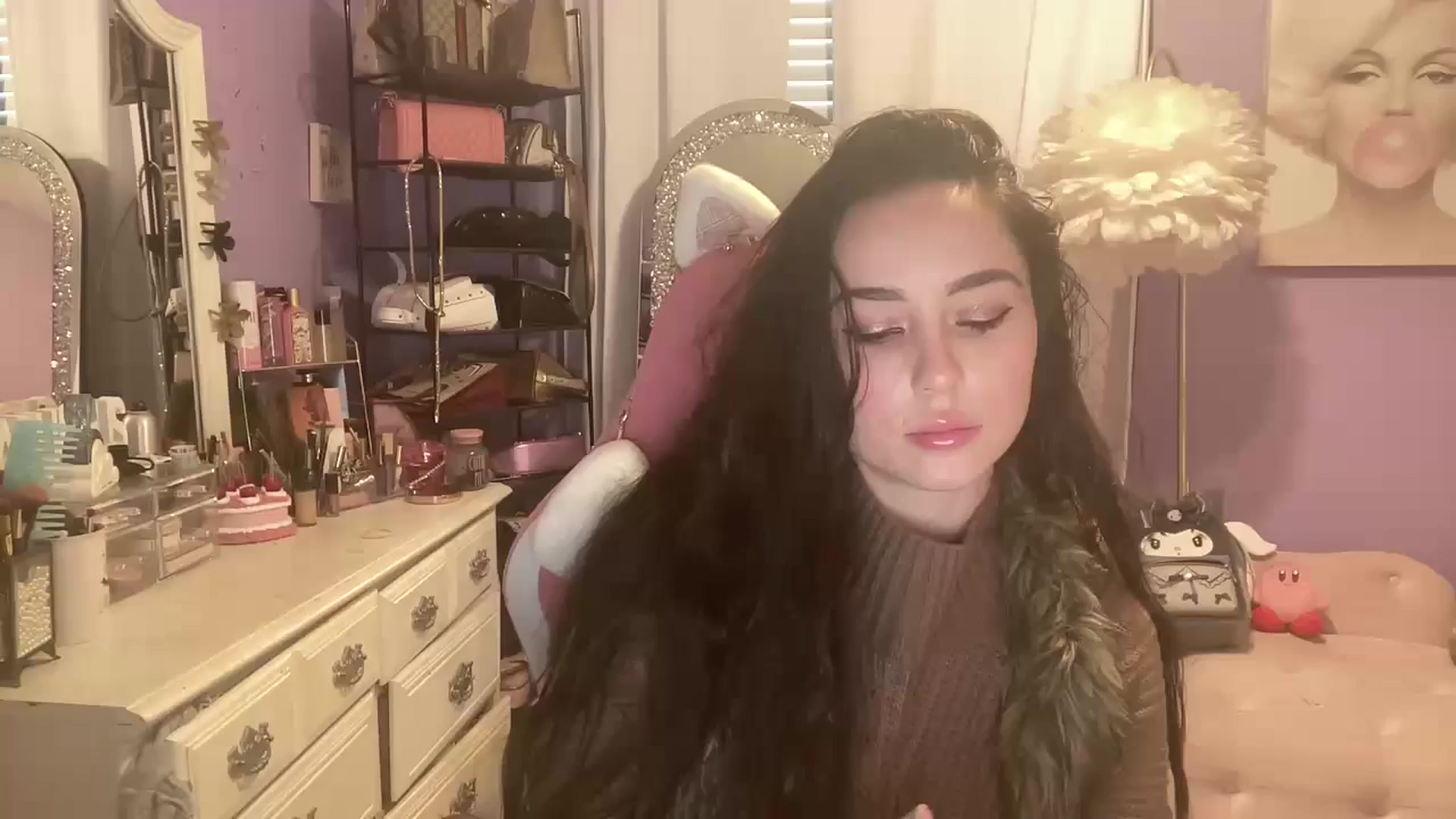 Gallery image thumbnail from Angel_baby124's myfreecams stream on, 11/18/2024, 18:12 image 1 of 20
