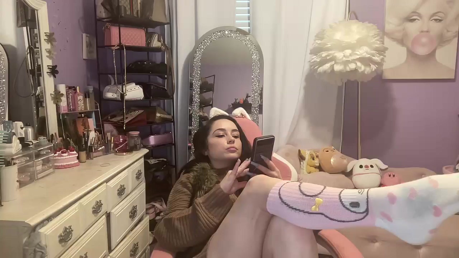 Gallery image thumbnail from Angel_baby124's myfreecams stream on, 11/18/2024, 18:12 image 9 of 20
