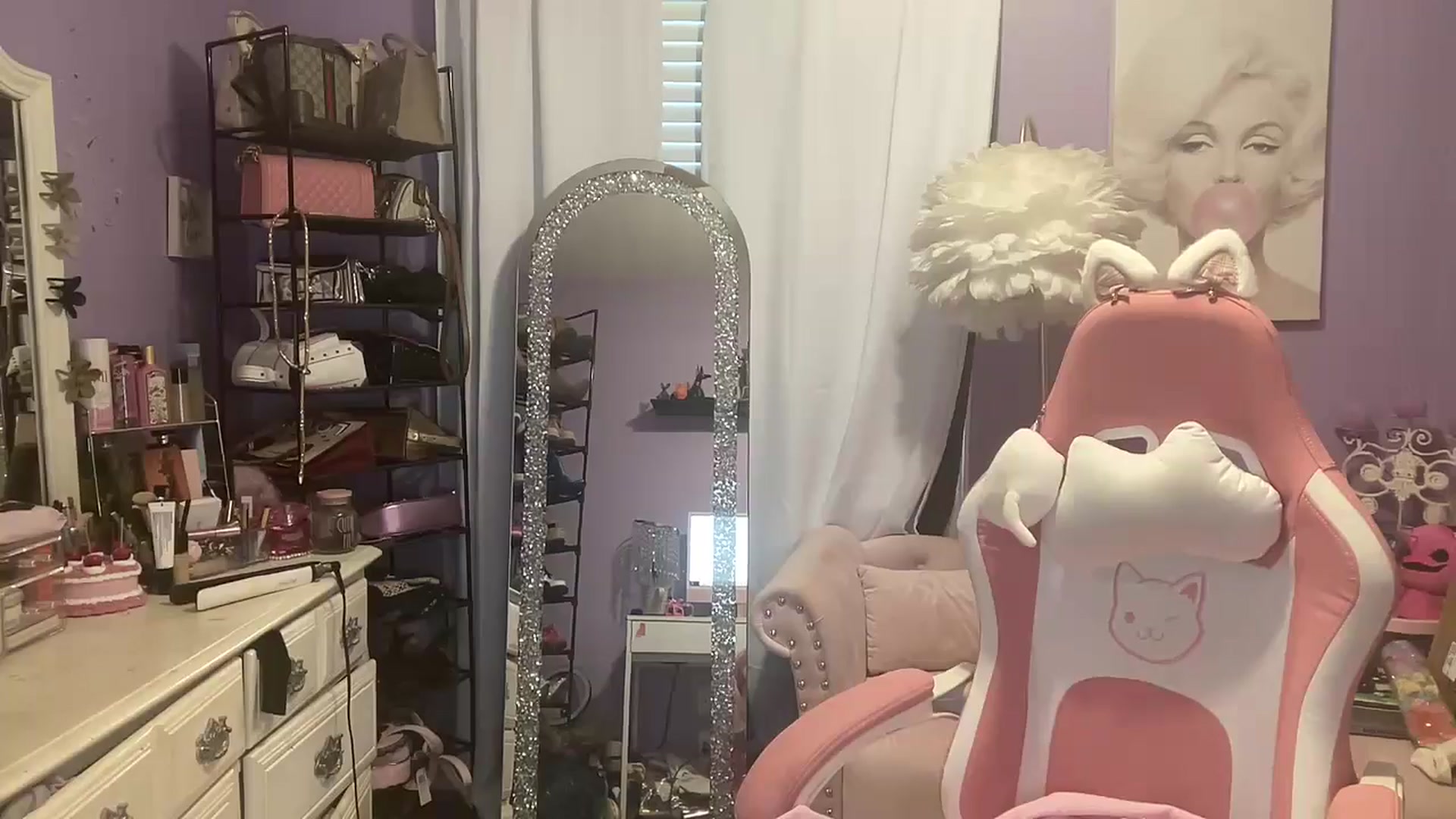 Gallery image thumbnail from Angel_baby124's myfreecams stream on, 11/20/2024, 16:29 image 18 of 20