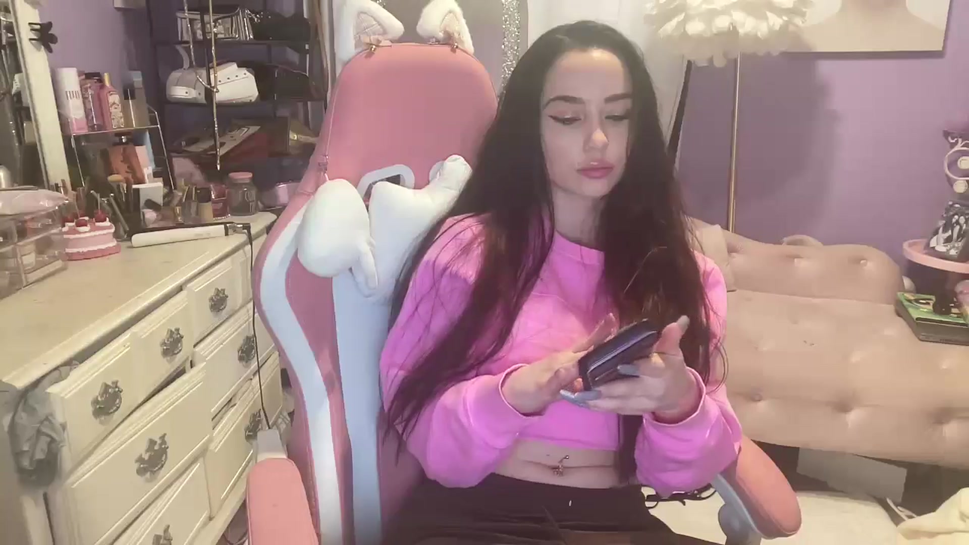 Gallery image thumbnail from Angel_baby124's myfreecams stream on, 11/24/2024, 17:43 image 8 of 20
