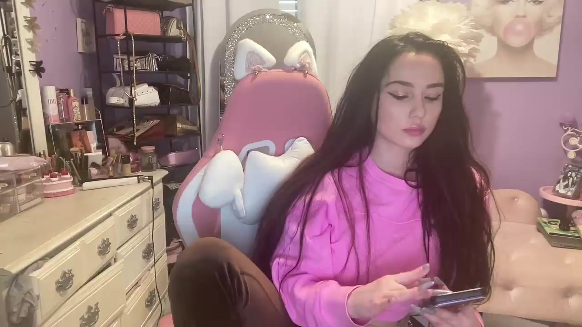 Gallery image thumbnail from Angel_baby124's myfreecams stream on, 11/24/2024, 17:43 image 7 of 20