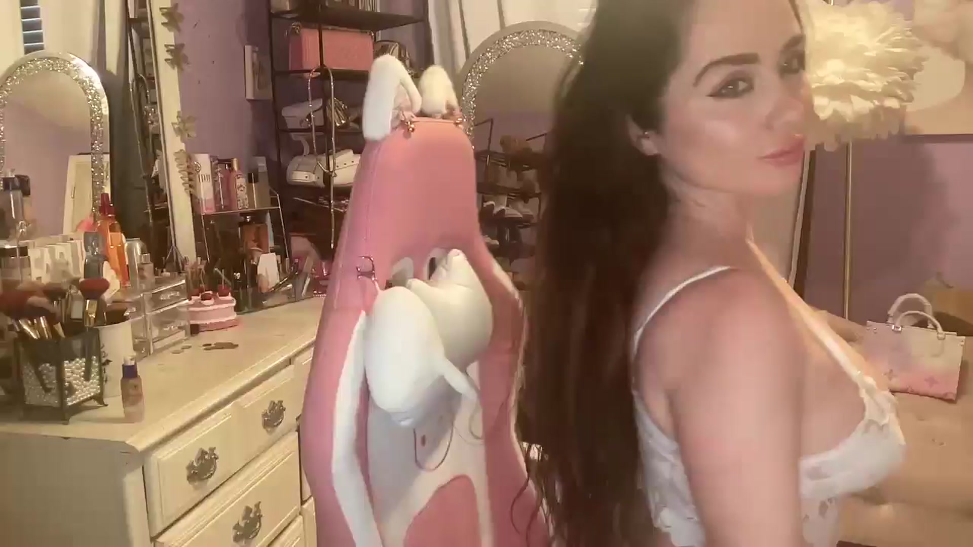 Gallery image thumbnail from Angel_baby124's myfreecams stream on, 12/09/2024, 20:13 image 17 of 20
