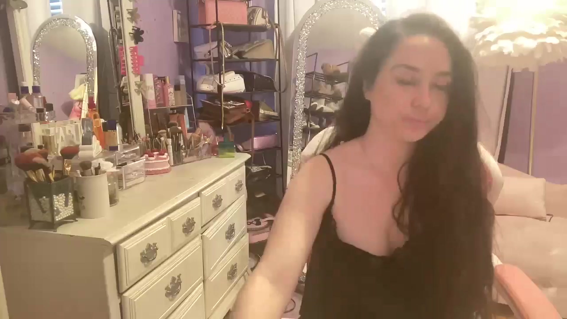 Gallery image thumbnail from Angel_baby124's myfreecams stream on, 12/12/2024, 17:20 image 4 of 20