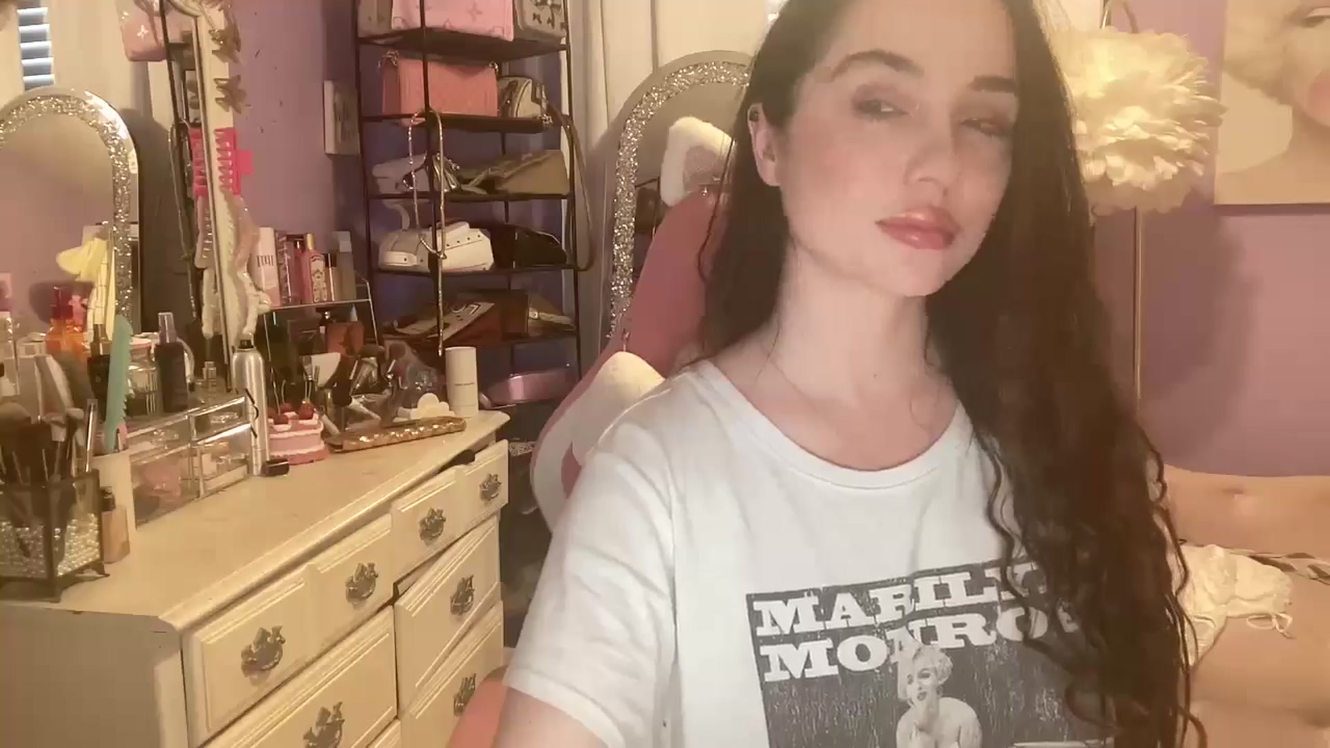 Gallery image thumbnail from Angel_baby124's myfreecams stream on, 12/28/2024, 16:54 image 11 of 20
