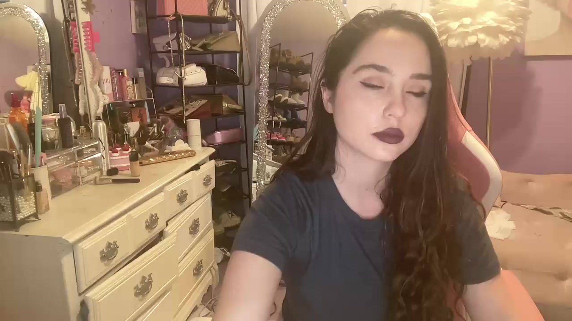 Gallery image thumbnail from Angel_baby124's myfreecams stream on, 12/28/2024, 19:01 image 19 of 20