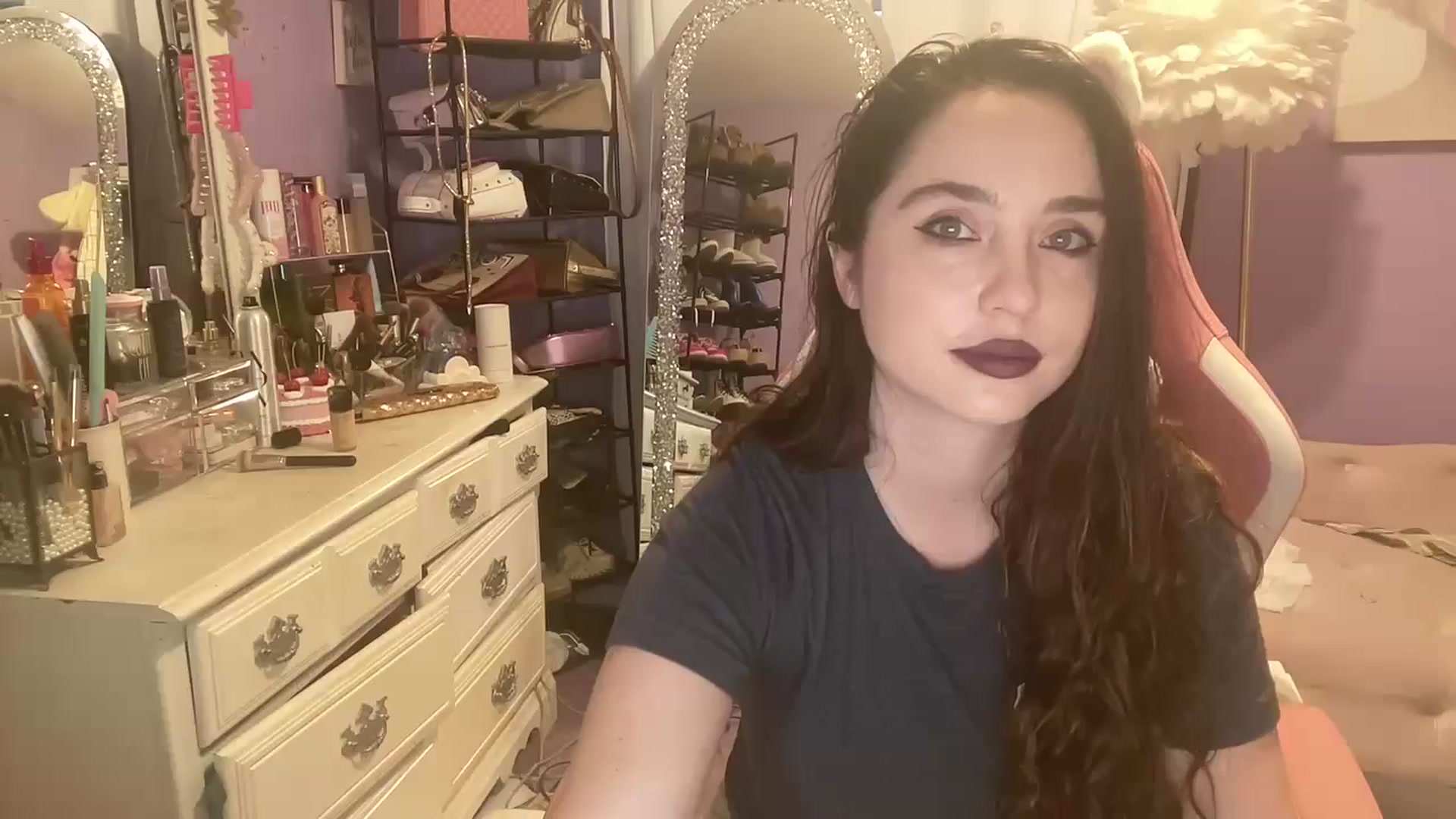 Gallery image thumbnail from Angel_baby124's myfreecams stream on, 12/28/2024, 19:01 image 17 of 20