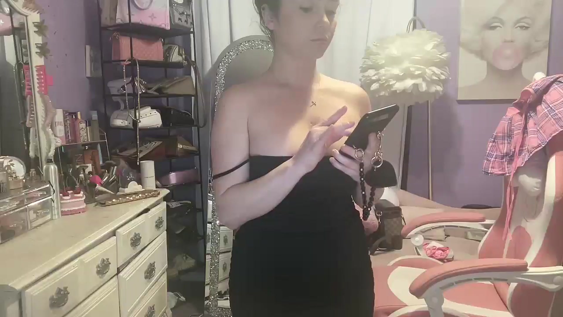 Gallery image thumbnail from Angel_baby124's myfreecams stream on, 01/01/2025, 21:32 image 17 of 20