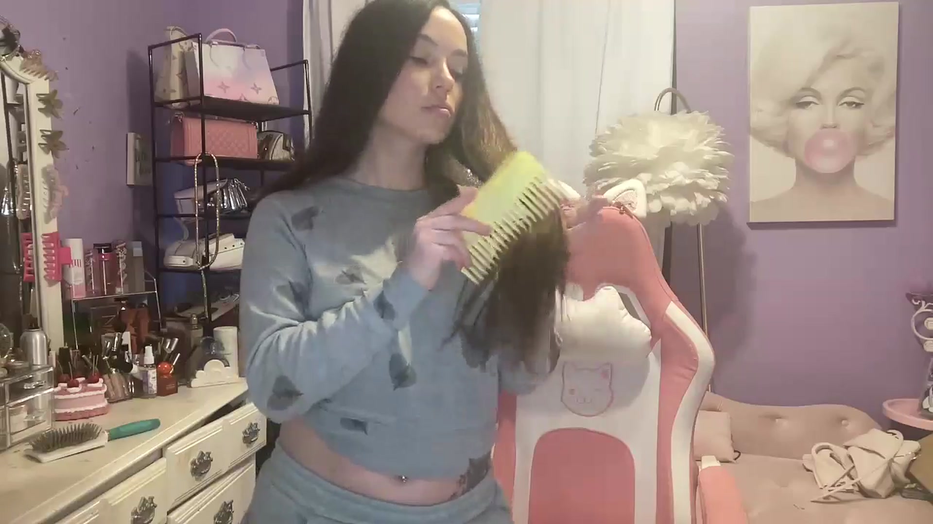 Gallery image thumbnail from Angel_baby124's myfreecams stream on, 01/10/2025, 19:43 image 11 of 20