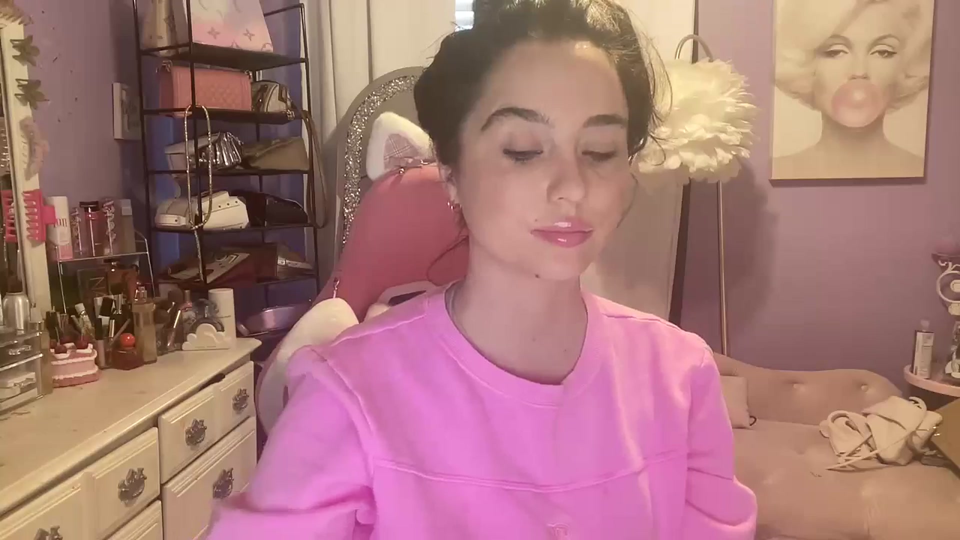 Gallery image thumbnail from Angel_baby124's myfreecams stream on, 01/13/2025, 18:55 image 3 of 20