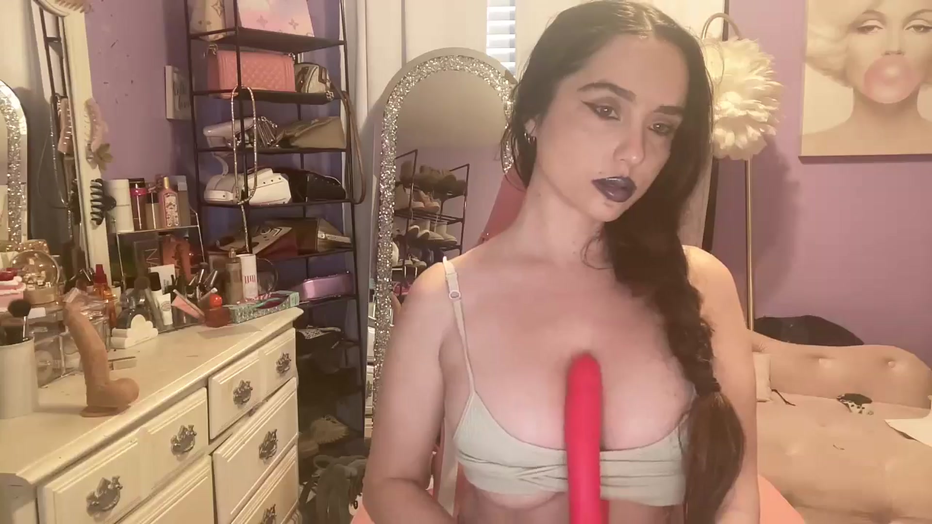 Gallery image thumbnail from Angel_baby124's myfreecams stream on, 01/29/2025, 18:53 image 15 of 20