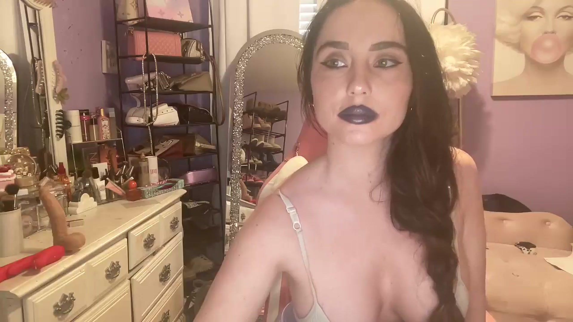 Gallery image thumbnail from Angel_baby124's myfreecams stream on, 01/29/2025, 18:53 image 13 of 20