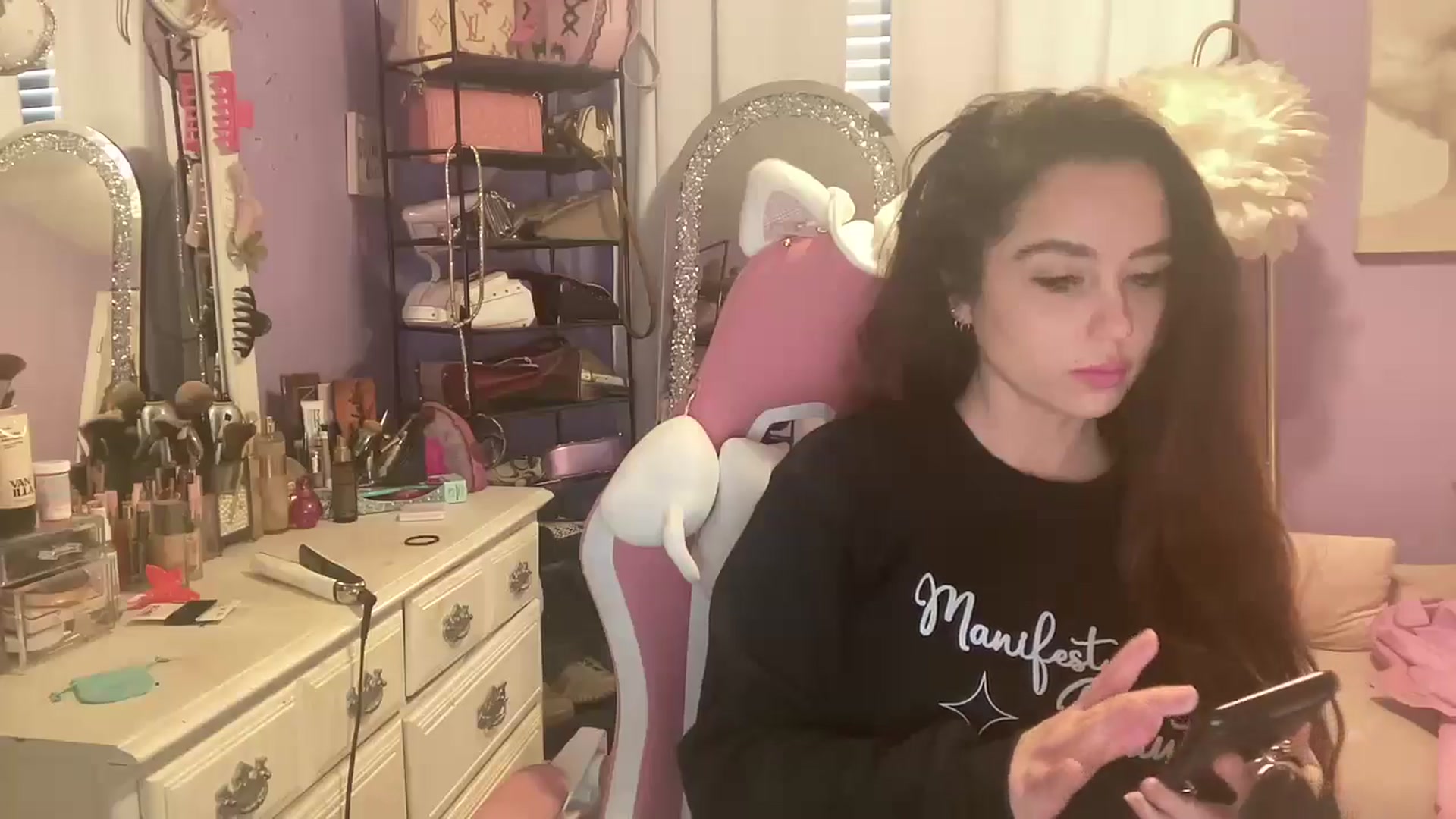 Gallery image thumbnail from Angel_baby124's myfreecams stream on, 02/06/2025, 18:33 image 14 of 20