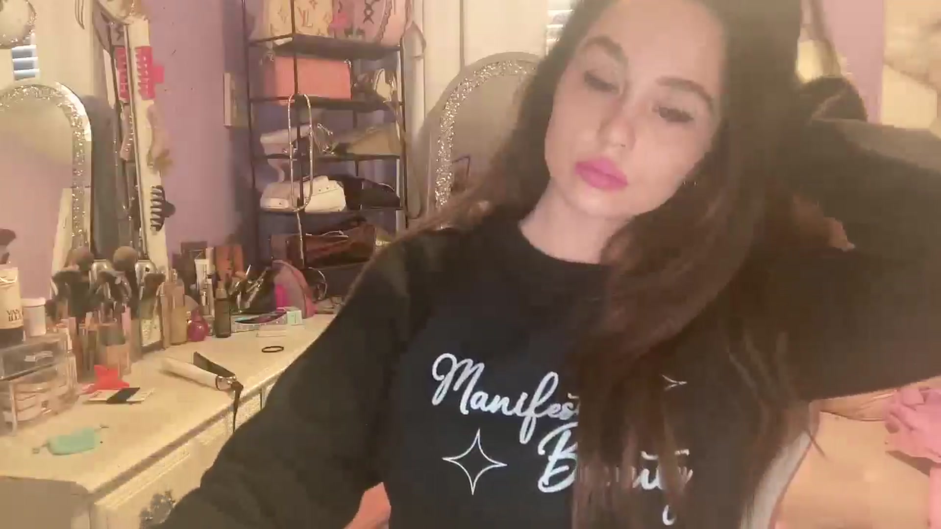 Gallery image thumbnail from Angel_baby124's myfreecams stream on, 02/06/2025, 18:33 image 16 of 20
