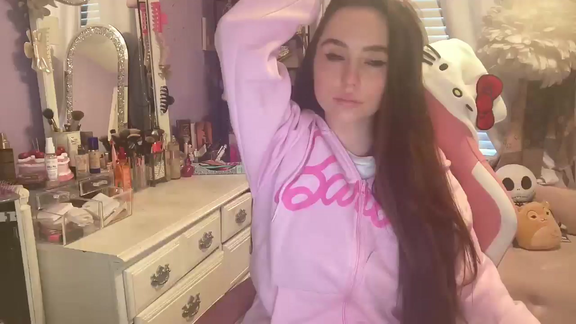 Gallery image thumbnail from Angel_baby124's myfreecams stream on, 02/13/2025, 15:11 image 1 of 20
