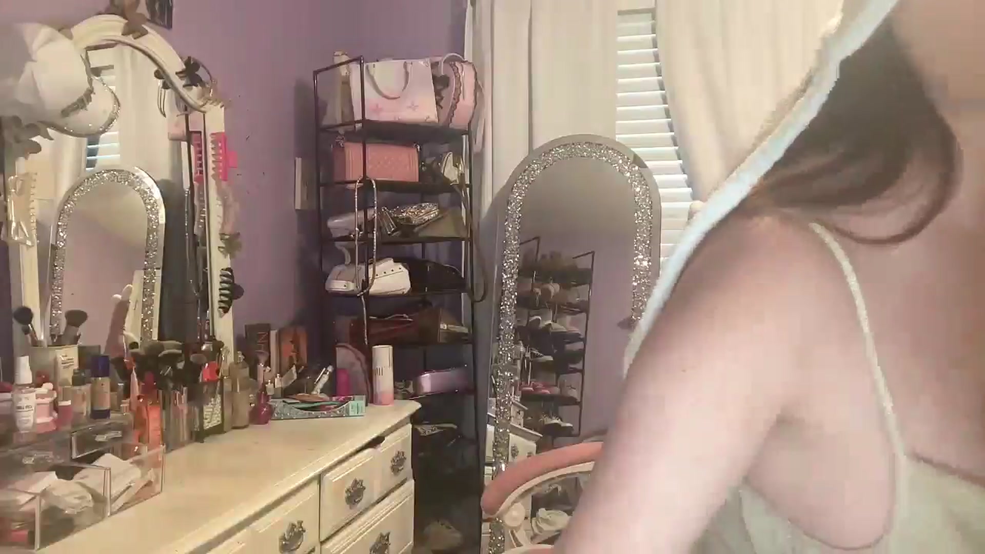 Gallery image thumbnail from Angel_baby124's myfreecams stream on, 02/13/2025, 15:51 image 13 of 20