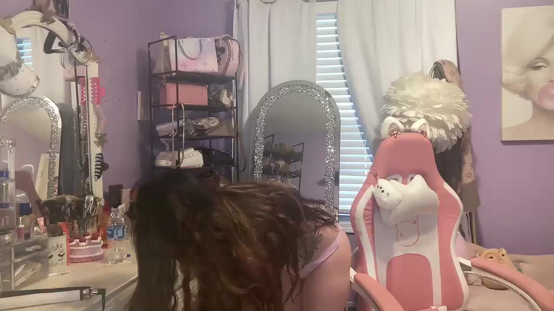 Gallery image thumbnail from Angel_baby124's myfreecams stream on, 02/16/2025, 19:43 image 15 of 20