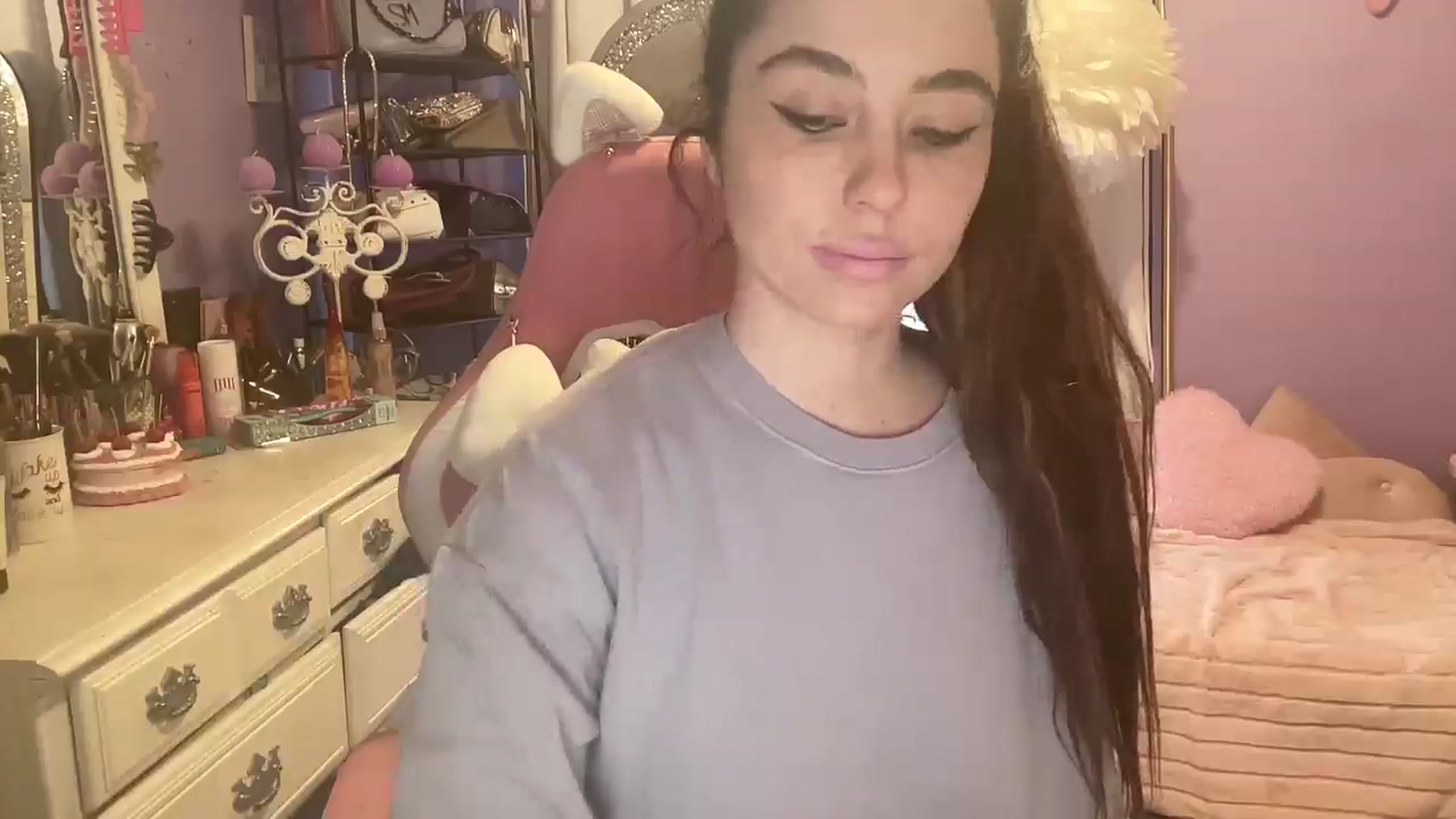 Gallery image thumbnail from Angel_baby124's myfreecams stream on, 02/17/2025, 18:41 image 2 of 20