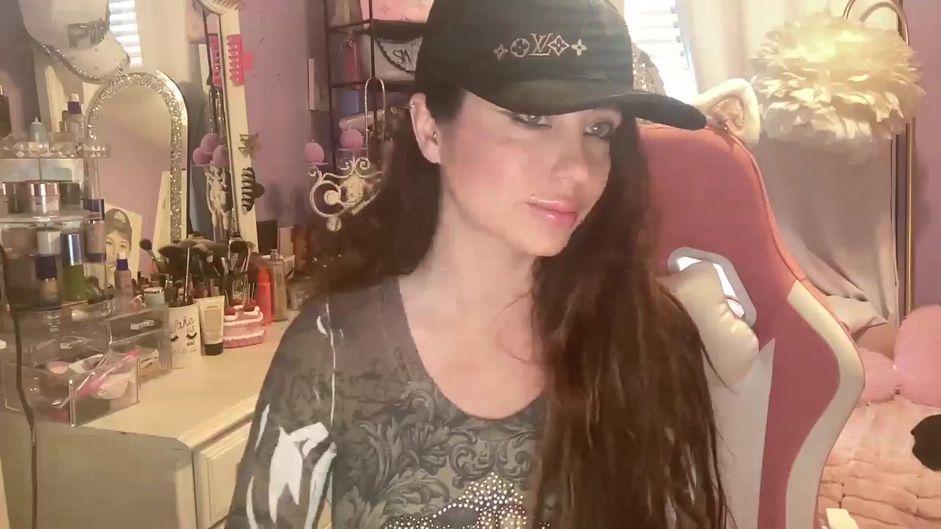 Gallery image thumbnail from Angel_baby124's myfreecams stream on, 02/18/2025, 17:53 image 18 of 20