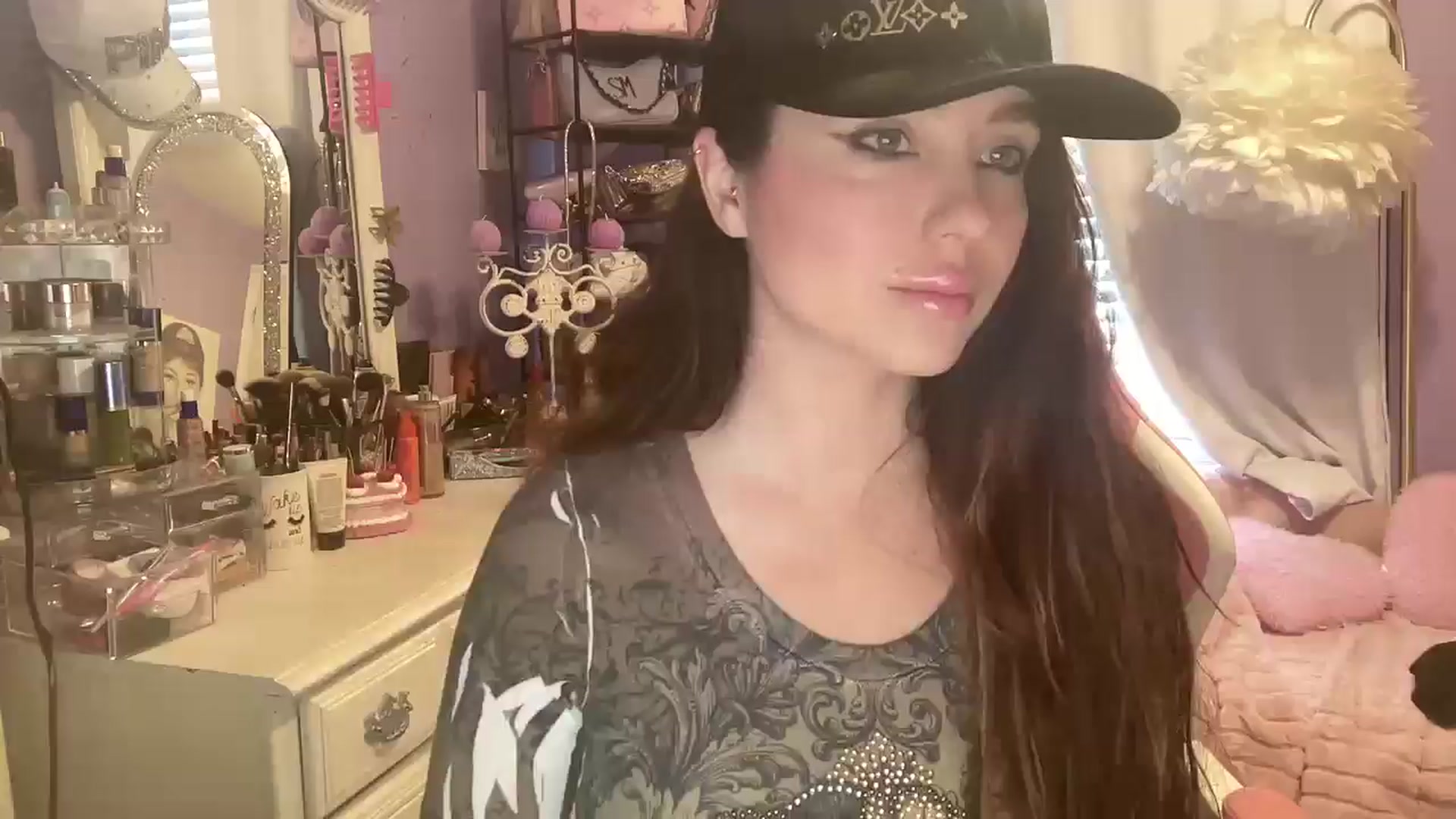 Gallery image thumbnail from Angel_baby124's myfreecams stream on, 02/18/2025, 17:53 image 16 of 20