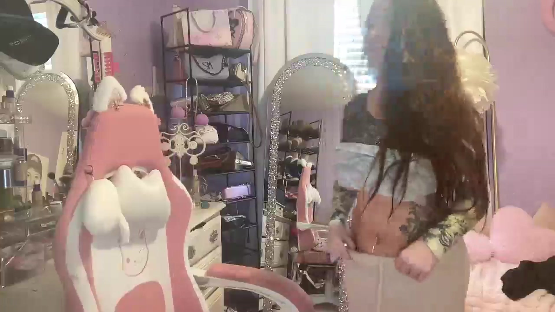Gallery image thumbnail from Angel_baby124's myfreecams stream on, 02/18/2025, 17:53 image 7 of 20