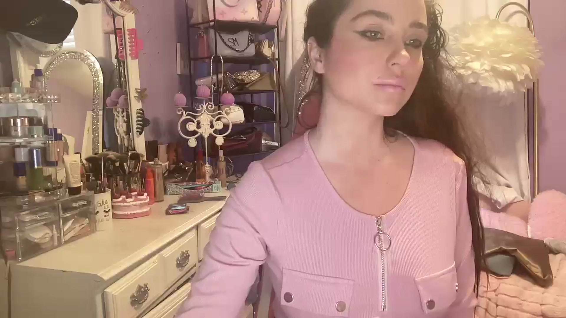 Gallery image thumbnail from Angel_baby124's myfreecams stream on, 02/18/2025, 19:58 image 4 of 20