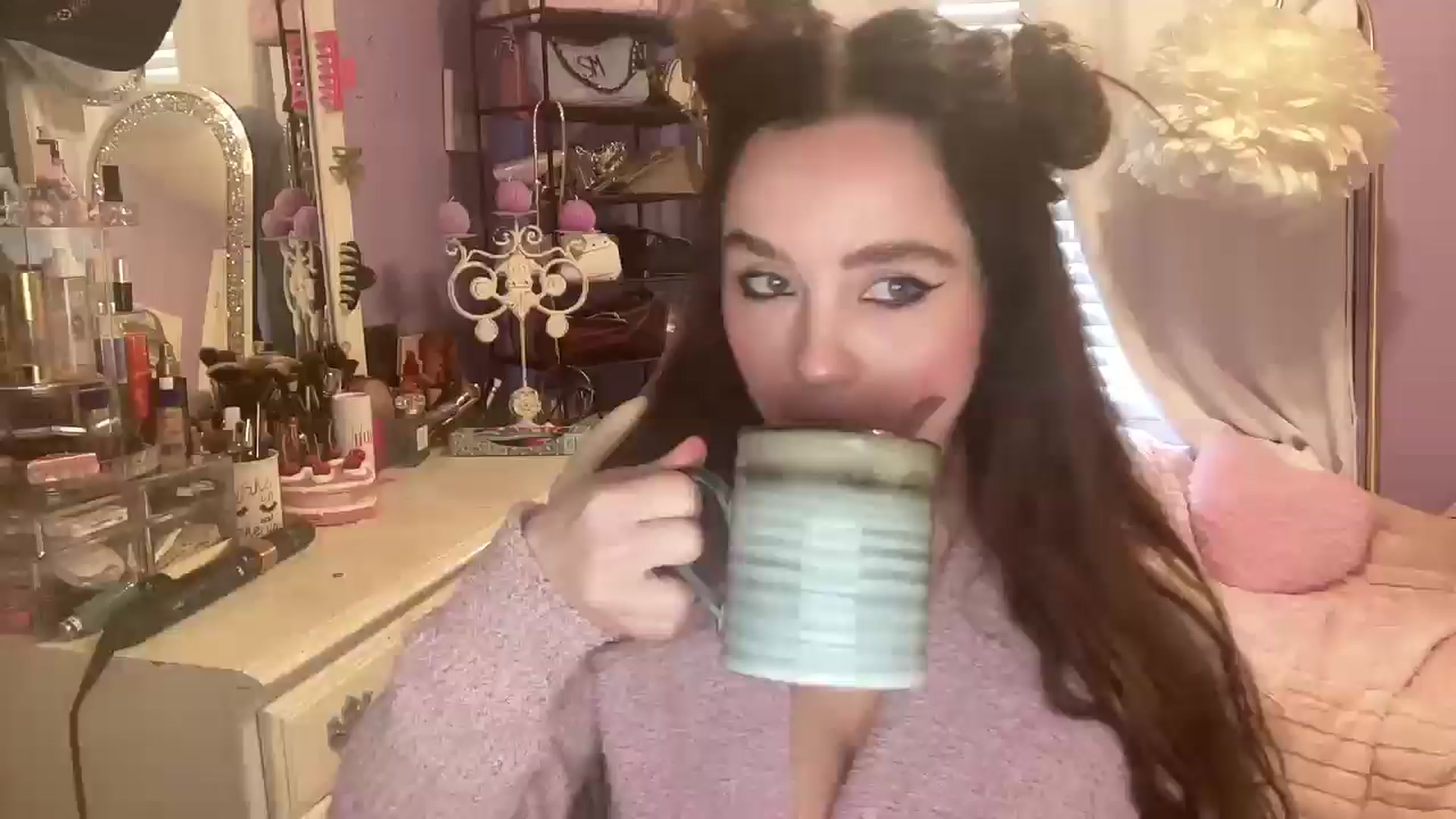 Gallery image thumbnail from Angel_baby124's myfreecams stream on, 02/19/2025, 14:58 image 1 of 20