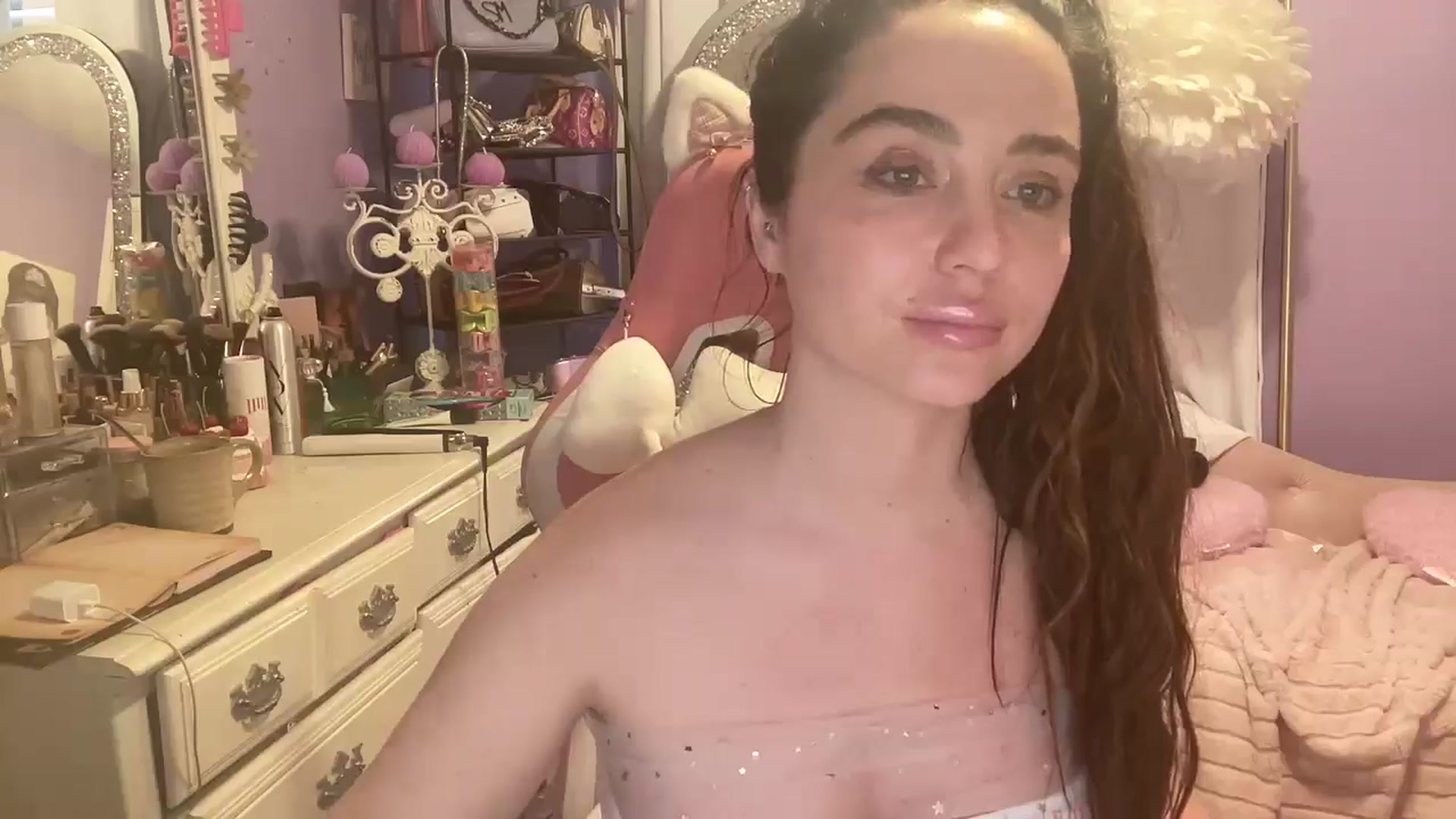 Gallery image thumbnail from Angel_baby124's myfreecams stream on, 03/03/2025, 19:30 image 2 of 20
