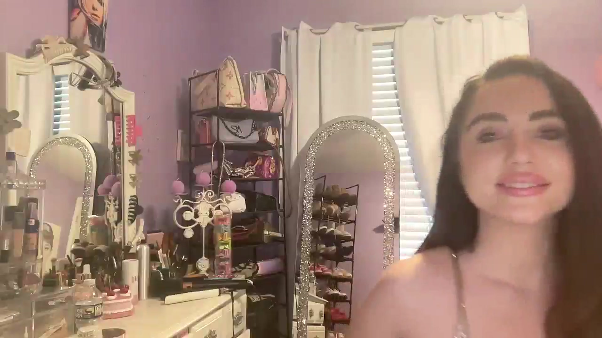 Gallery image thumbnail from Angel_baby124's myfreecams stream on, 03/06/2025, 17:44 image 10 of 20