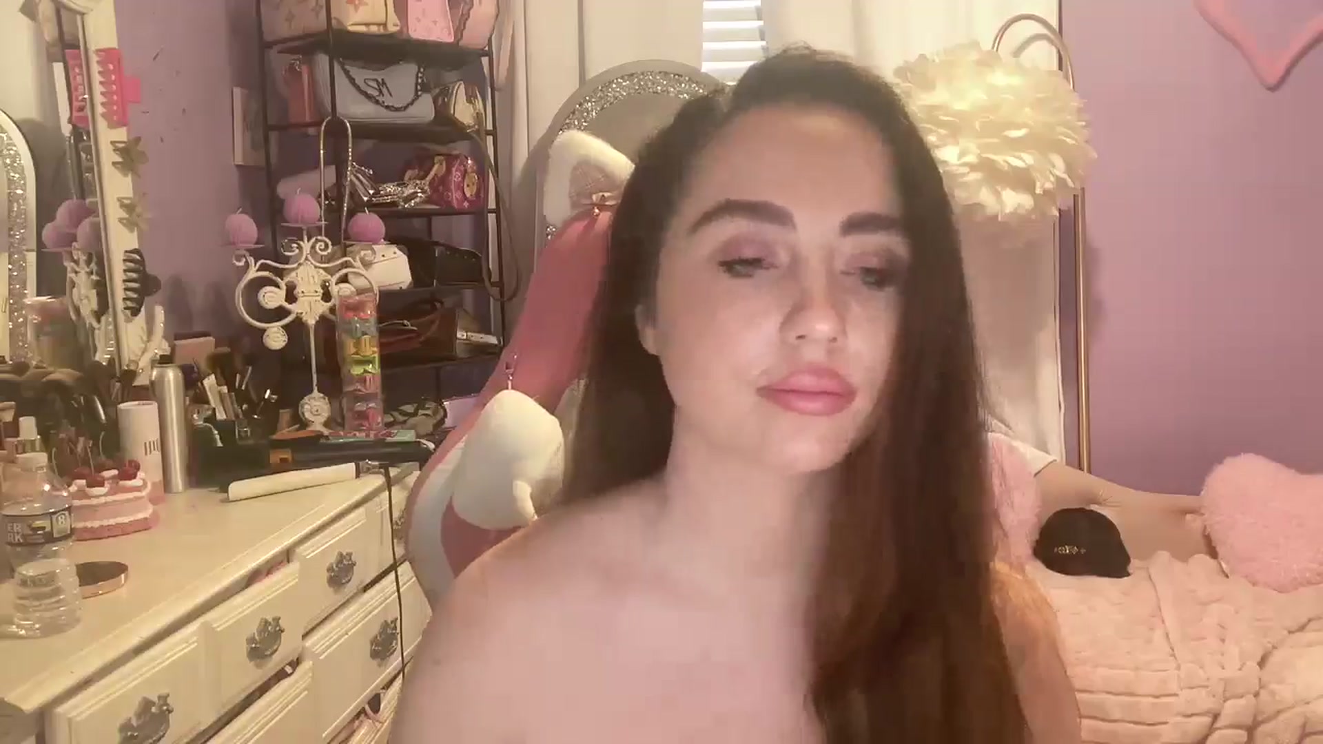 Gallery image thumbnail from Angel_baby124's myfreecams stream on, 03/06/2025, 18:30 image 3 of 20