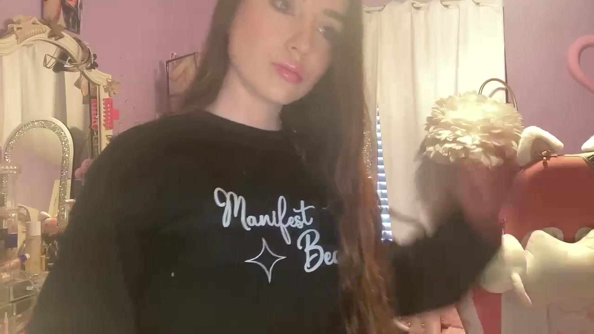 Gallery image thumbnail from Angel_baby124's myfreecams stream on, 03/12/2025, 17:03 image 9 of 20