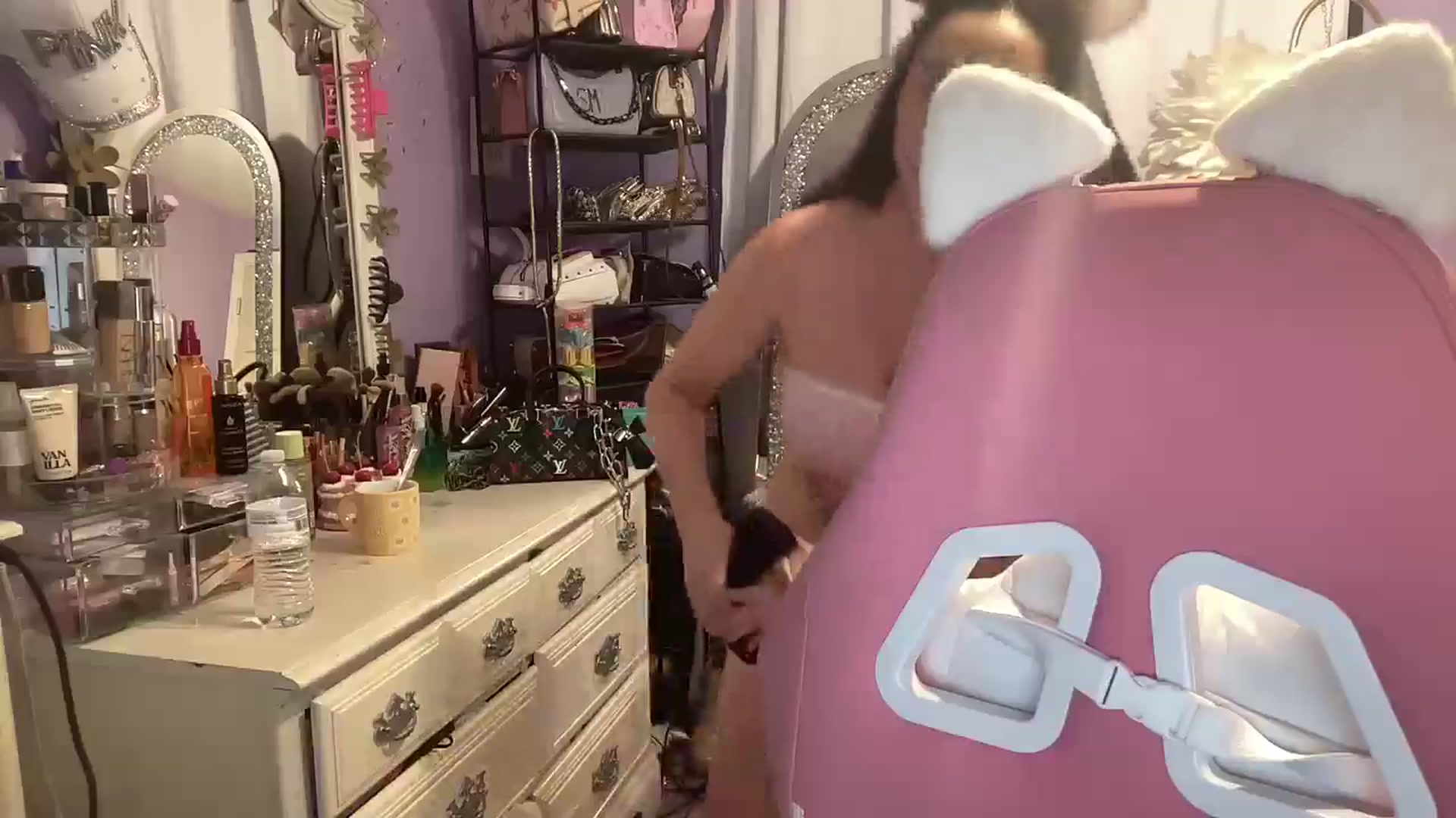 Gallery image thumbnail from Angel_baby124's myfreecams stream on, 03/22/2025, 18:57 image 2 of 20