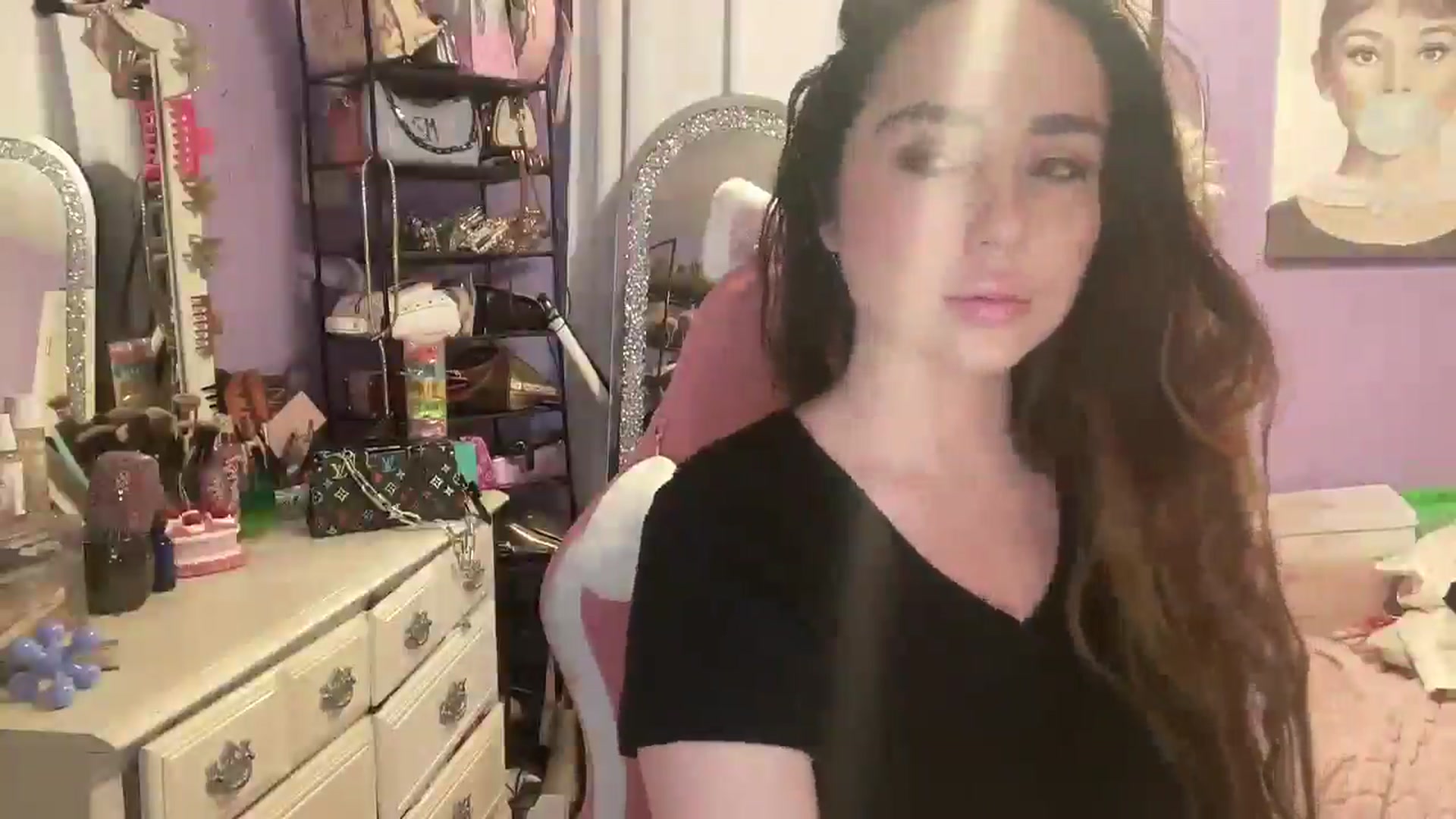 Gallery image thumbnail from Angel_baby124's myfreecams stream on, 03/25/2025, 16:14 image 4 of 20
