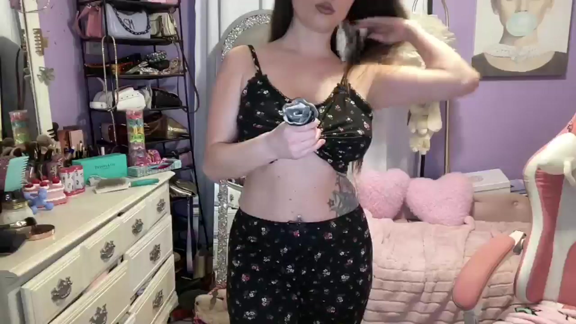 Gallery image thumbnail from Angel_baby124's myfreecams stream on, 04/03/2025, 17:23 image 15 of 20
