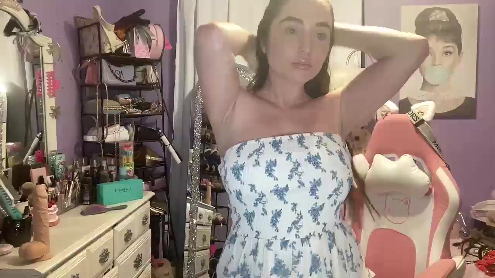 Gallery image thumbnail from Angel_baby124's myfreecams stream on, 04/08/2025, 16:23 image 20 of 20