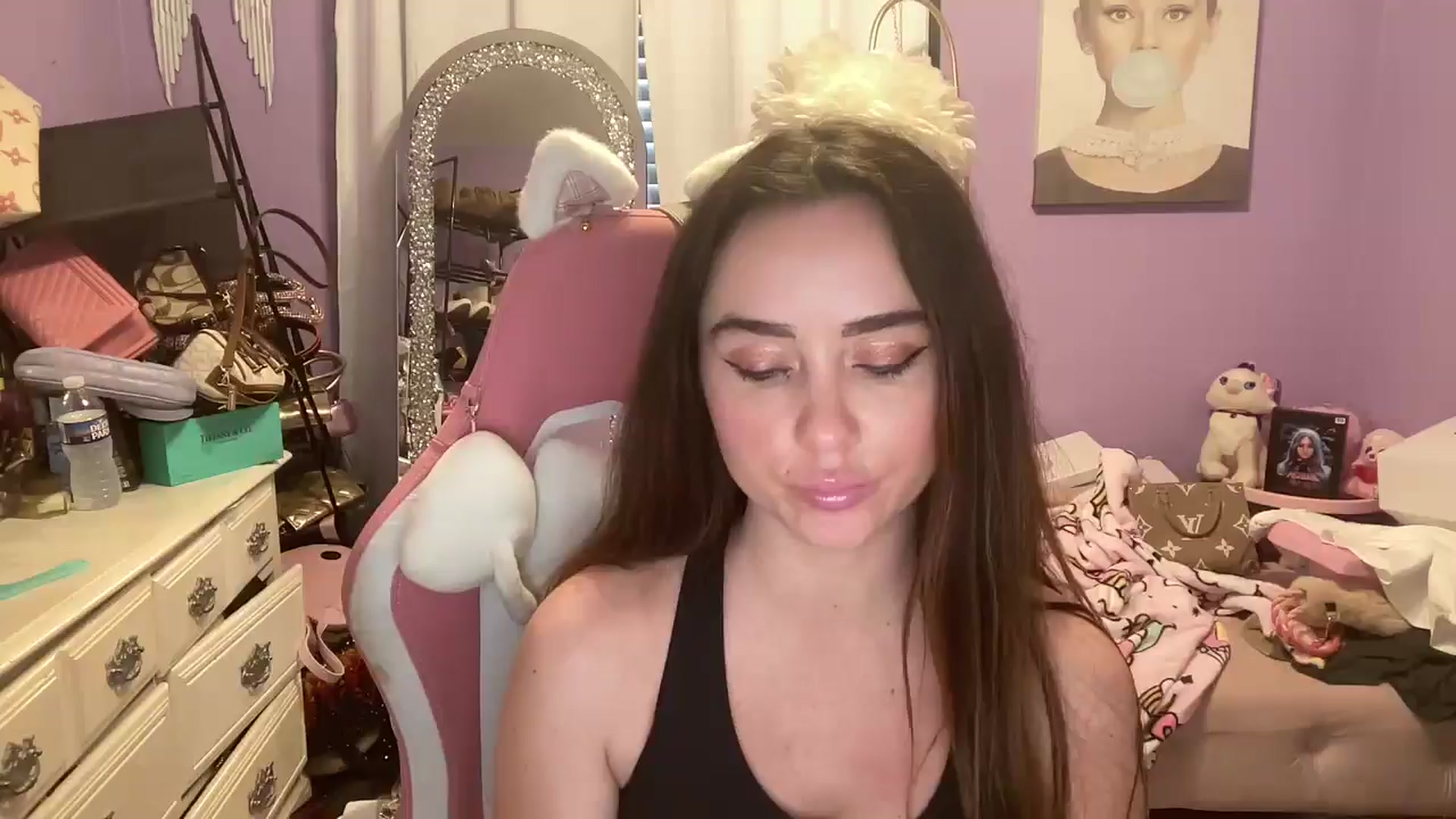 Gallery image thumbnail from Angel_baby124's myfreecams stream on, 05/05/2025, 18:02 image 15 of 20