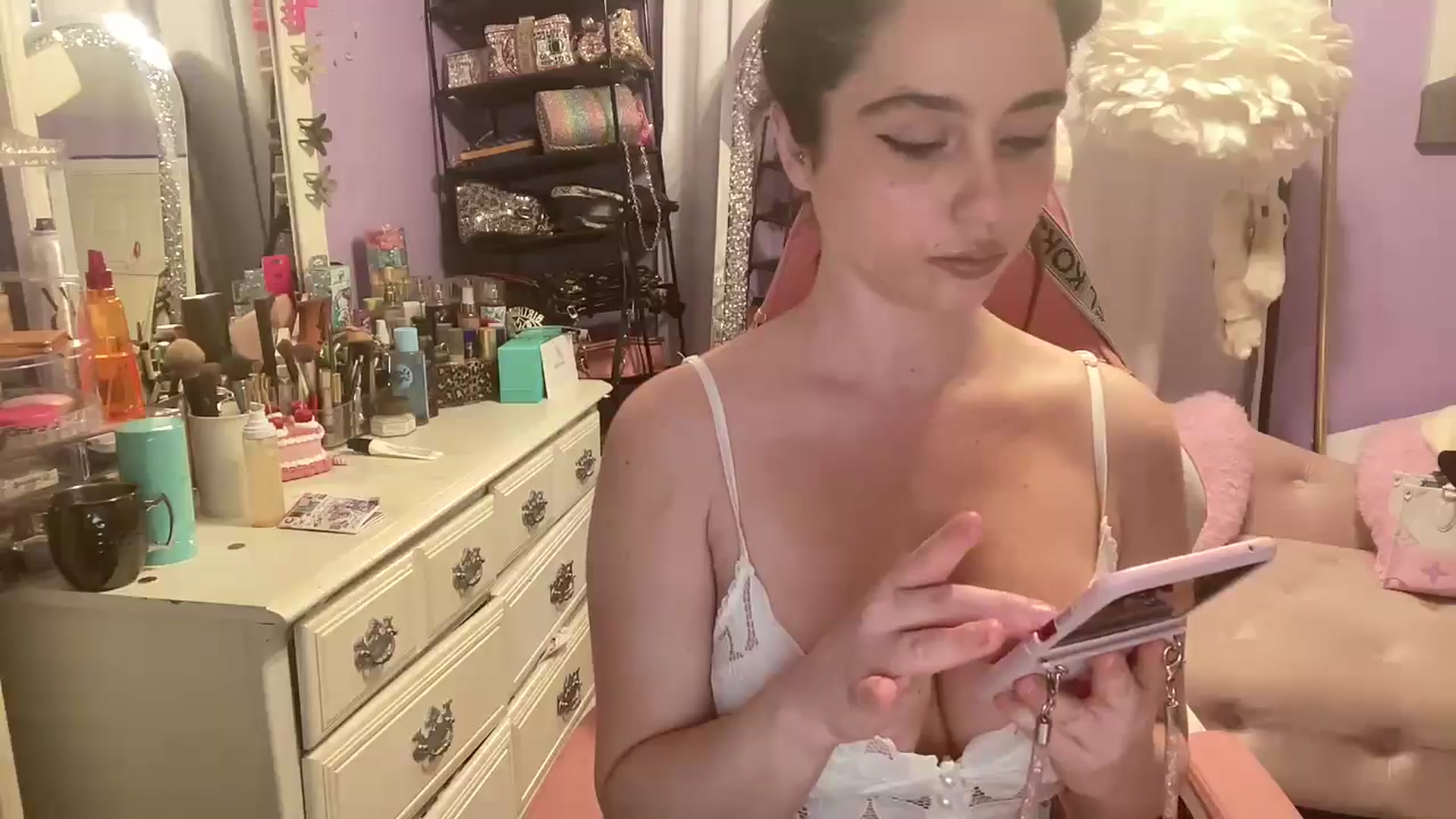 Gallery image thumbnail from Angel_baby124's myfreecams stream on, 05/21/2025, 19:09 image 18 of 20